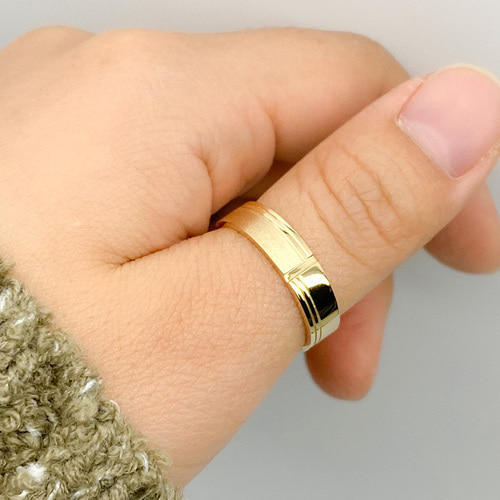 모모리 14k 모던 커플 반지 - 무광 심플 라인 각인 평 금 링